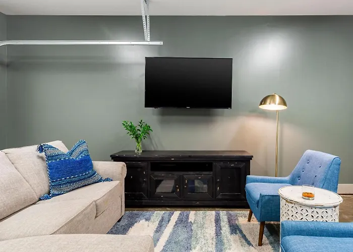 Waverly By Avantstay Nashville-Inspired Townhome W Luxury Kitchen Pool Table